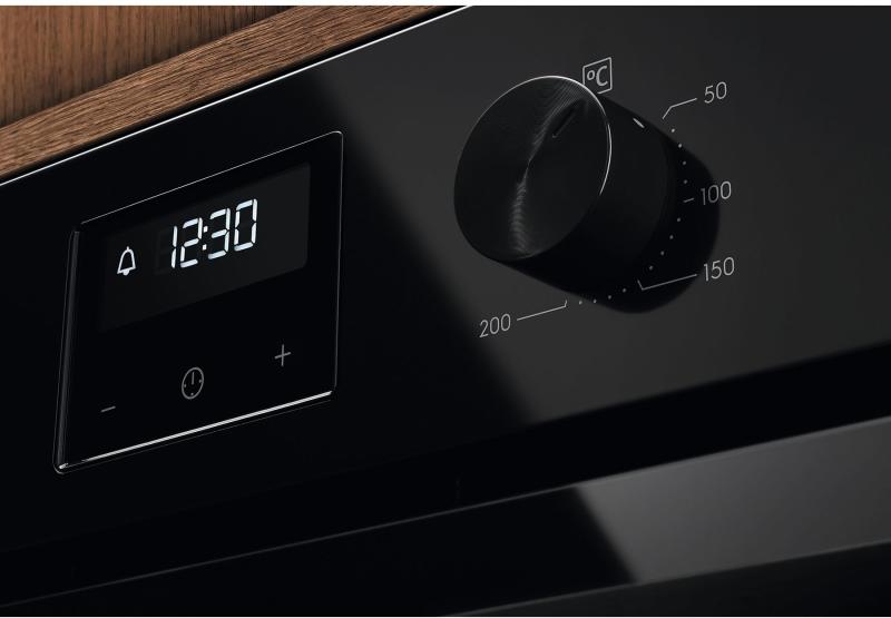 Electrolux LOFGF00BK beépíthető SurroundCook sütő
